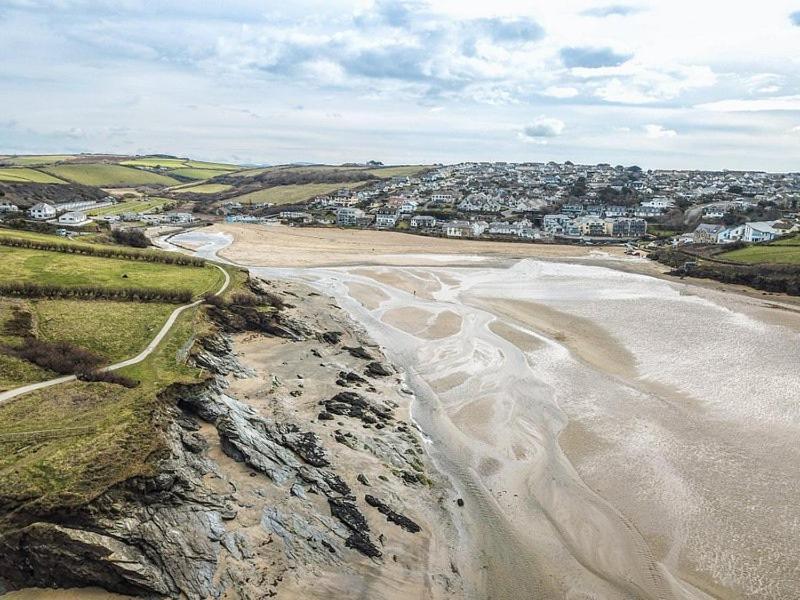 Newquay Caravan, Newquay Bay Jetts View 104 Holiday park *